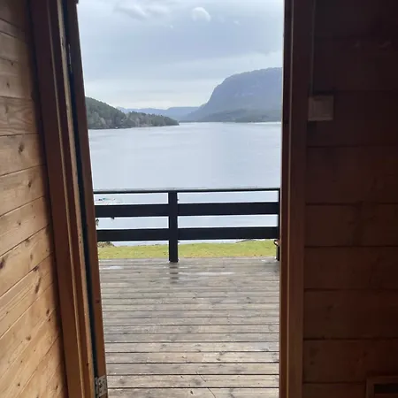 Barlindbotn Med Batutleige Сasa de vacaciones