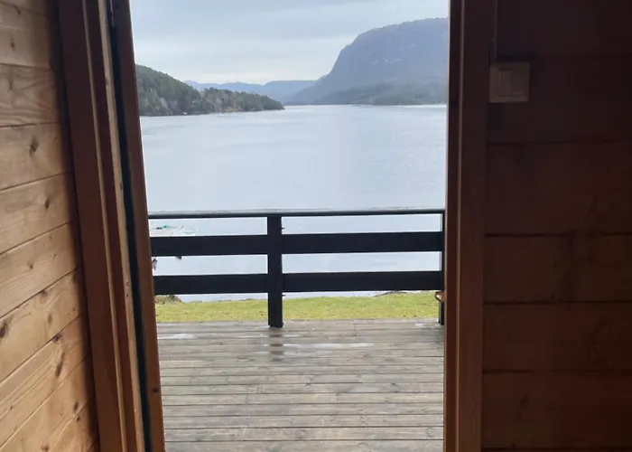 Barlindbotn Med Batutleige Сasa de vacaciones