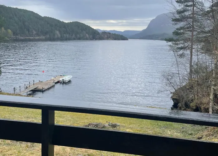 Nyaraló Barlindbotn Med Batutleige *
