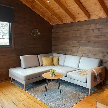 Holiday home Barlindbotn Med Batutleige
